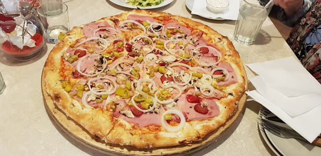 Pizza Maxim - Gastronómia a pohostinstvo