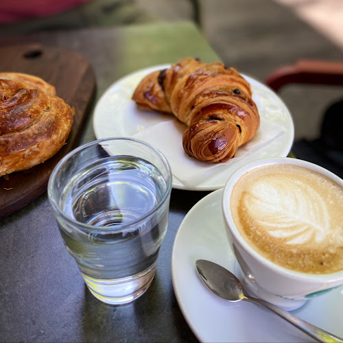 BAKERY & CAFFÉ ALLAKAJ