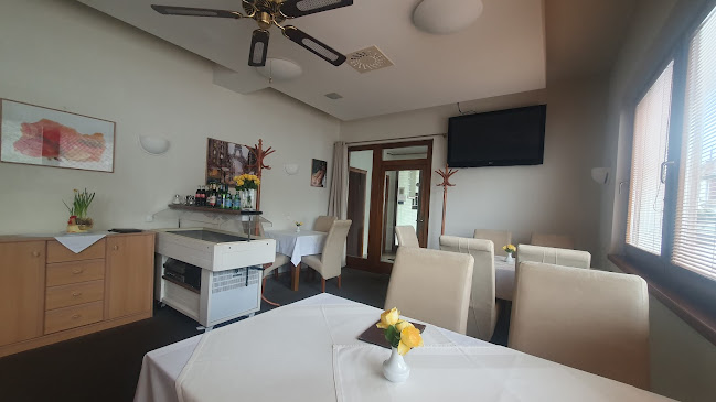 Opinii despre Vozár Restaurant- Classic European Cuísine în Ružinov - Gastronómia a pohostinstvo