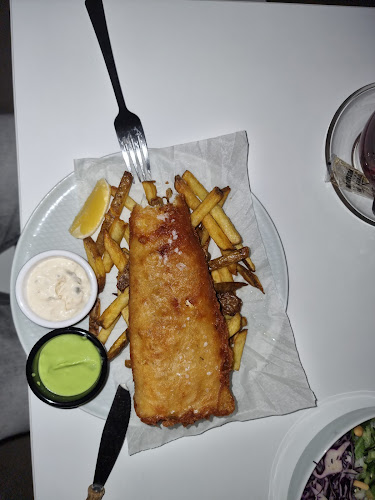 Opinii despre Street Food & Cafe Possonium în Bratislava - Gastronómia a pohostinstvo