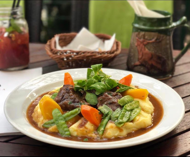 Tirolská izba - Gastronómia a pohostinstvo