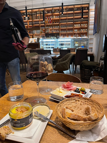 Opinii despre CORK Wine Bar în Bratislava - Gastronómia a pohostinstvo