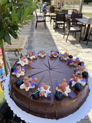 Zámocká kaviareň - Gastronómia a pohostinstvo