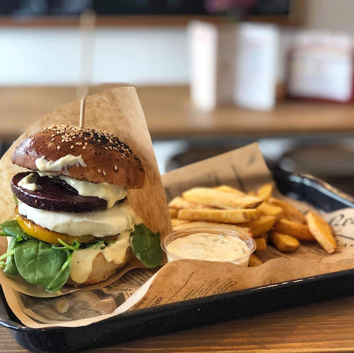 Opinii despre Davaj Het - Bystrický lokál în Banská Bystrica - Gastronómia a pohostinstvo