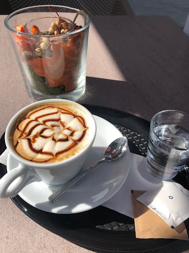 Comentarii opinii despre BIZY Cafee & Lounge