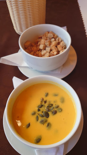 Opinii despre Black M Sa presťahovala na Kutnohorsku 1 în Banská Štiavnica - Gastronómia a pohostinstvo