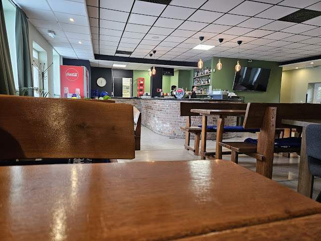 Opinii despre Hajcer burger & bowling în Partizánske - Gastronómia a pohostinstvo