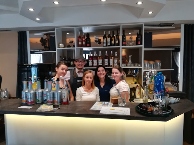 Pod Gaštanom - Peter Smandra