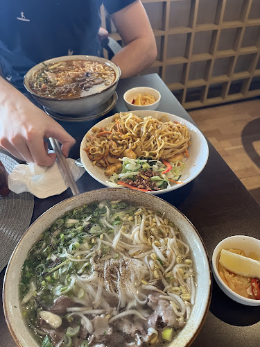 Opinii despre Bamboo Kresánkova în Karlova Ves - Gastronómia a pohostinstvo