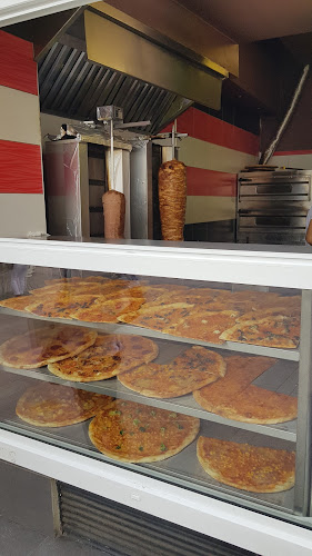 Opinii despre Watan Kebab & Pizza hala fond în Staré Mesto - Gastronómia a pohostinstvo