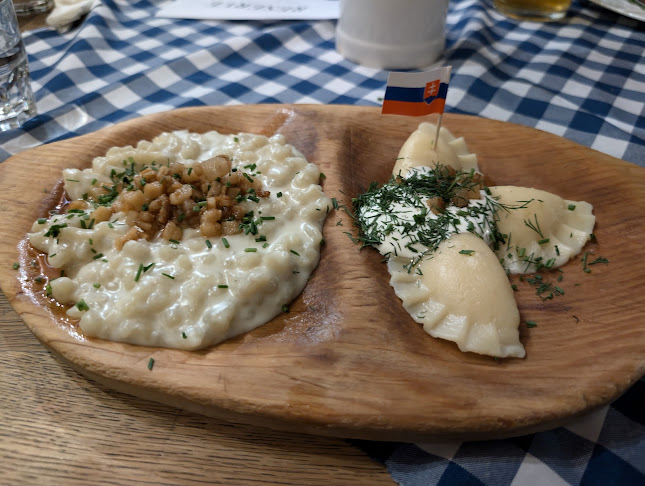 1. Slovak Pub - Gastronómia a pohostinstvo