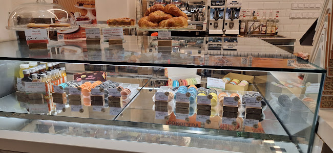 Hviezdoslavovo námestie 170/13, 811 02 Bratislava