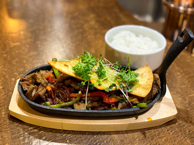 VILA EFEKT - Gastronómia a pohostinstvo