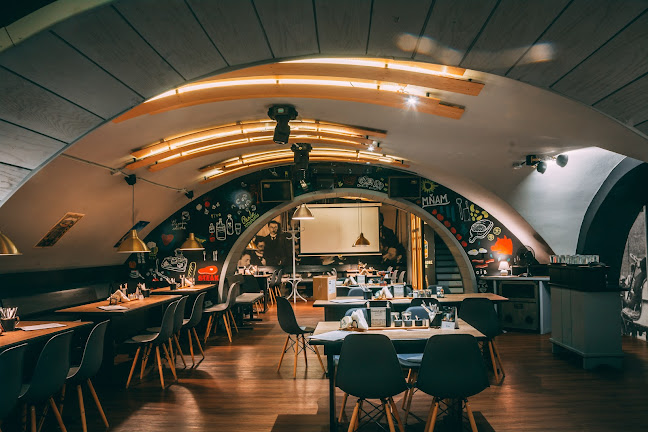 Opinii despre Lampáreň event Bar & Disco Restaurant în Košice - Gastronómia a pohostinstvo