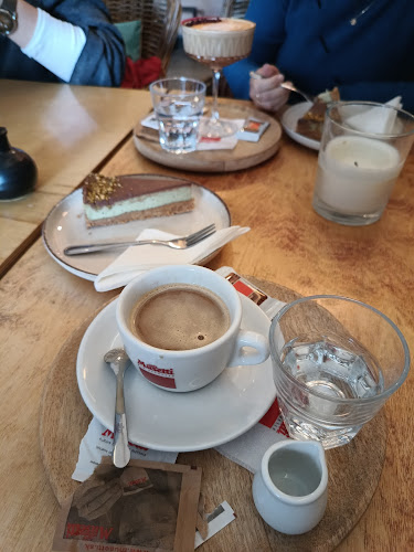 Opinii despre Koshi café and restaurant în Košice - Gastronómia a pohostinstvo