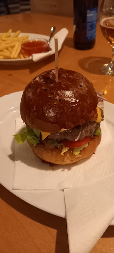 Opinii despre CLUB 3 în Stará Turá - Gastronómia a pohostinstvo