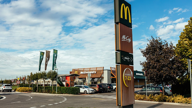McDonald's - Gastronómia a pohostinstvo