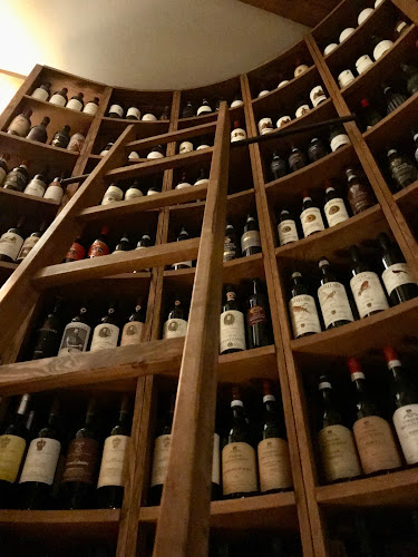 CORK Wine Bar - Gastronómia a pohostinstvo