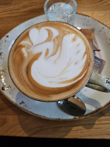 Kaviareň pod stromom - Gastronómia a pohostinstvo