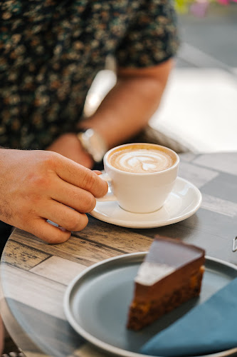 Trotuar cafe - Gastronómia a pohostinstvo