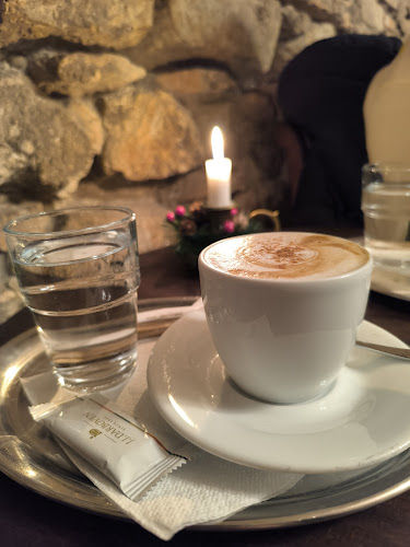 Comentarii opinii despre Café L'Aura & Antik art shop