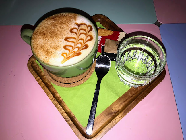 Upside Down Cocktail Bar - Gastronómia a pohostinstvo