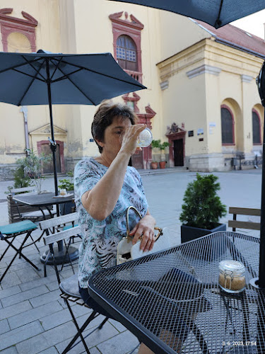 Comentarii opinii despre Bábovka café & bakery