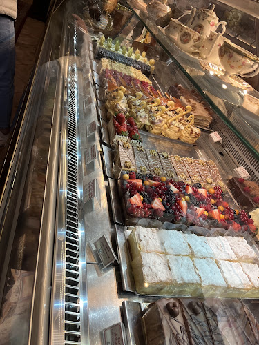 Comentarii opinii despre HISTORISCHE CONDITOREI CUKRAREN