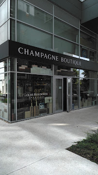 CHAMPAGNE BOUTIQUE