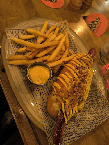 Opinii despre Karloveská Klubovňa în Karlova Ves - Gastronómia a pohostinstvo