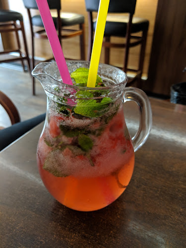 Opinii despre Mayor Café & Cocktail bar în Bratislava - Gastronómia a pohostinstvo