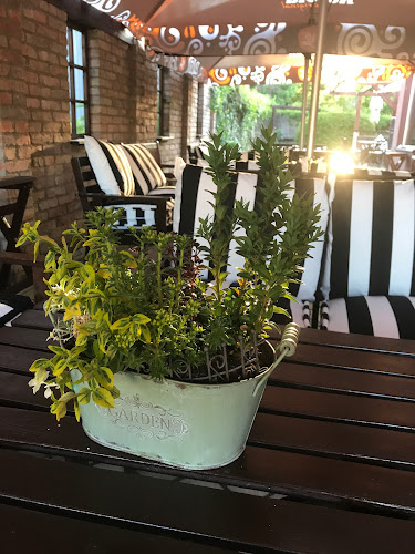 Svätého Štefana 8, 943 01 Štúrovo