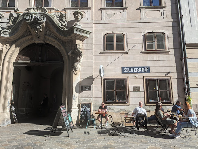 Be Unorthodox Craft Beer Bar - Gastronómia a pohostinstvo