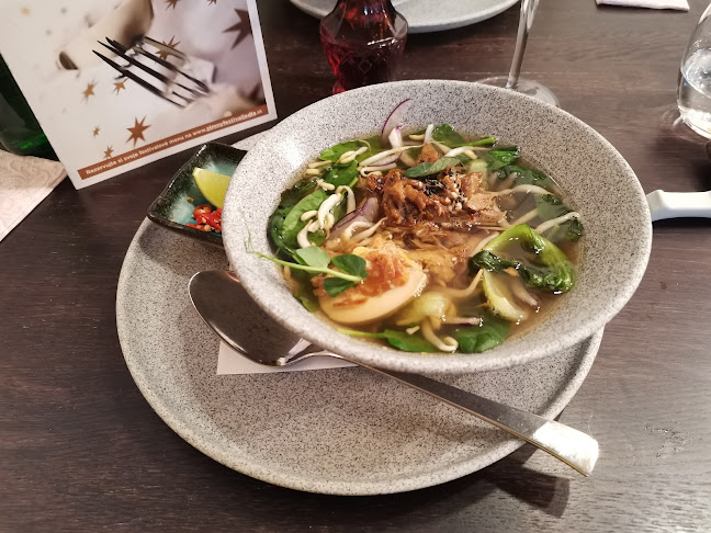 Comentarii opinii despre Sushi YA food atelier