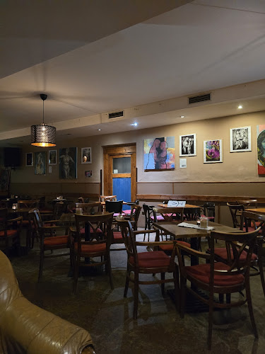 .klub pod lampou - Gastronómia a pohostinstvo