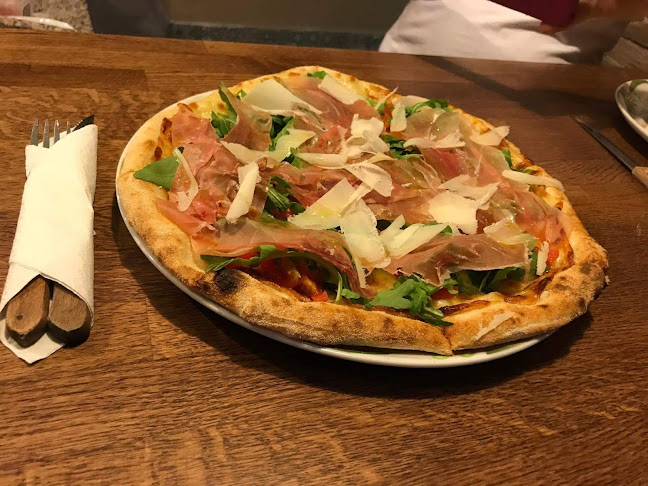 Opinii despre Pizzeria da Roberto în Bánovce nad Bebravou - Gastronómia a pohostinstvo