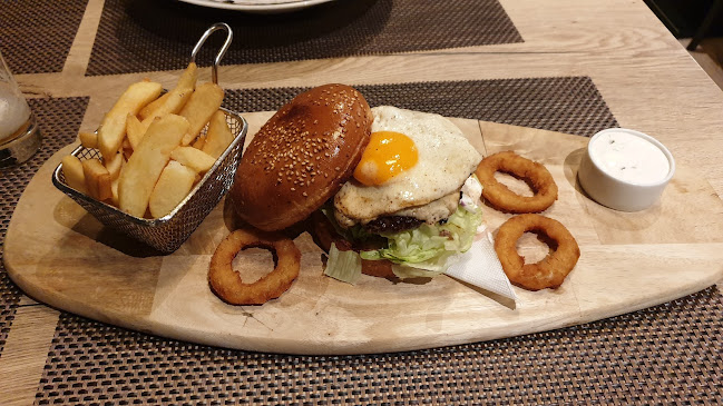 Opinii despre Ferdinand Pub & Restaurant în Handlová - Gastronómia a pohostinstvo