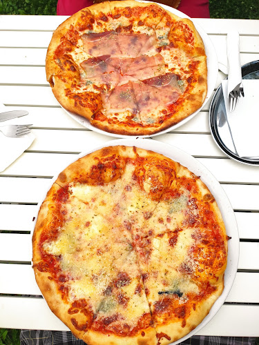 Opinii despre Kvak Restaurant Bar în Budmerice - Gastronómia a pohostinstvo