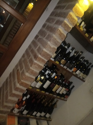 Opinii despre Enoteca Centro în Staré Mesto - Gastronómia a pohostinstvo