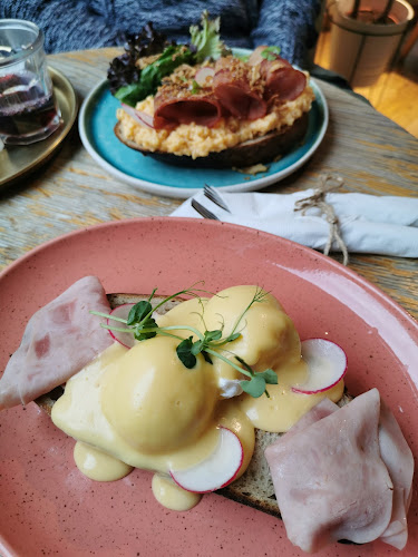 Opinii despre MONDIEU FRANCHISÉ No. 1 în Staré Mesto - Gastronómia a pohostinstvo