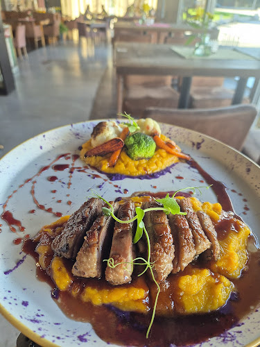 Savage Bistro Bar & Restaurant