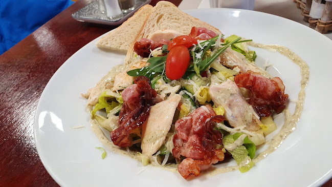 Opinii despre Piráti nad jazerom în Košice - Gastronómia a pohostinstvo