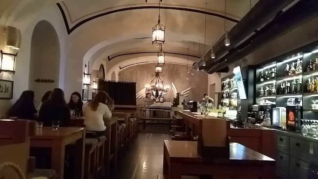 Beer Palace Restaurant & Pub