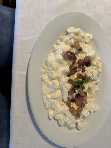 Čárda pri Váhu - Gastronómia a pohostinstvo