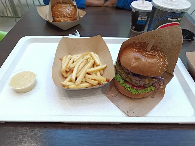 Opinii despre Loco Burgers & Sandwiches în Nitra - Gastronómia a pohostinstvo