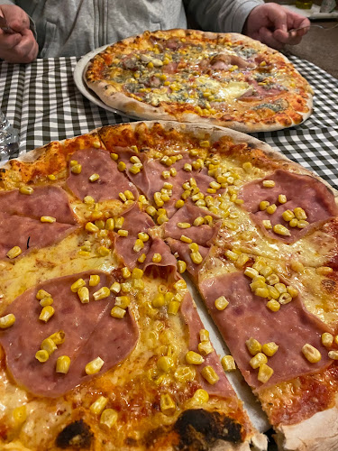 Opinii despre Pizzeria Carolina în Žilina - Gastronómia a pohostinstvo