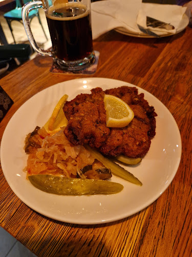 MÁJ - piváreň, pizza, BBQ - Gastronómia a pohostinstvo