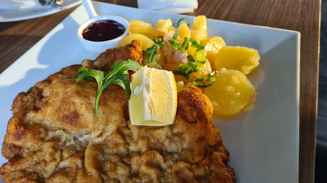 Opinii despre Central Café and restaurant în Turčianske Teplice - Gastronómia a pohostinstvo