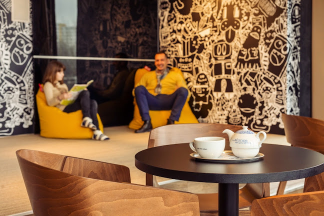 Monsters Cafe and Bar - Gastronómia a pohostinstvo