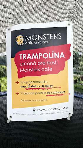 Monsters Cafe and Bar - Gastronómia a pohostinstvo